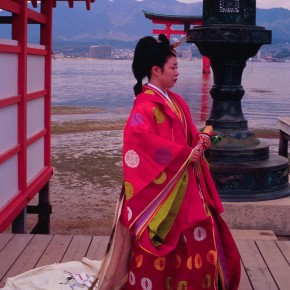 Shinto Bride, Miyajima